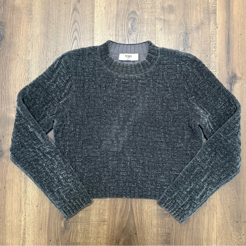 FENDI Authentic size 6 Grey Crewneck Logo Sweater‎